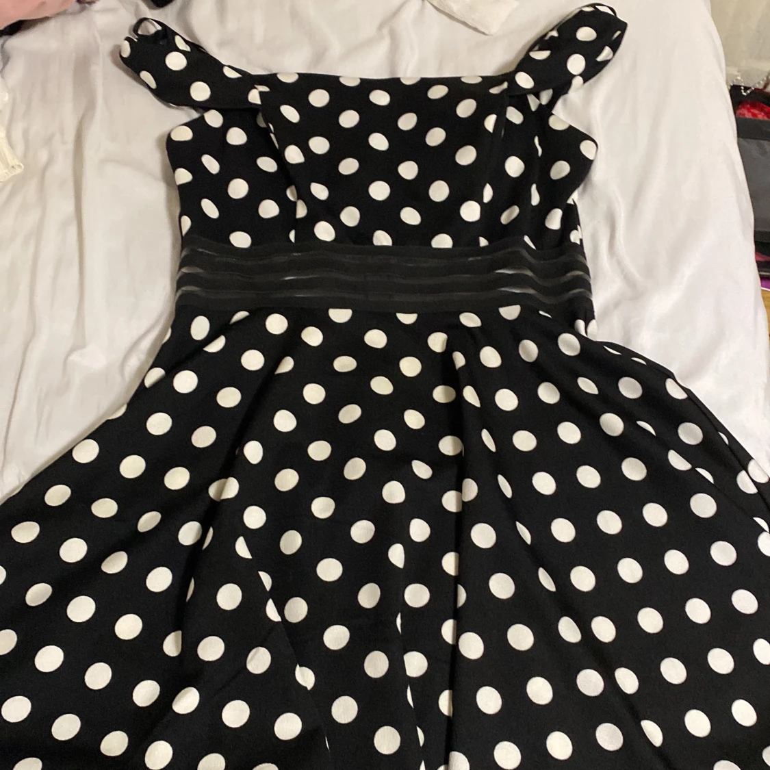 Fin prickig kort klänning 