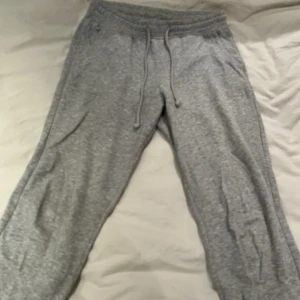 Mjukisbyxor från H&M  - Skriv för fler bilder eller om ni har några frågor🤍