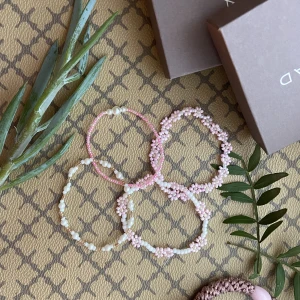 Armband  - Armband 15 kr/st💕vid köp av fler får man rabatt ✨ frakten kostar 13 kr💖