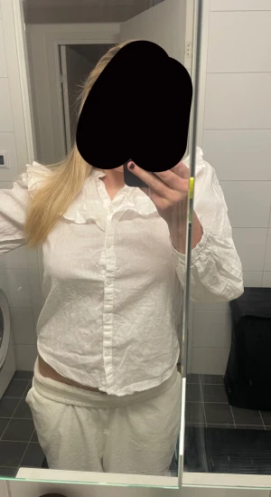 Skit snygg topp - Fin topp som funkar till allt. Otroligt bra skick. Använd två eller tre gånger 