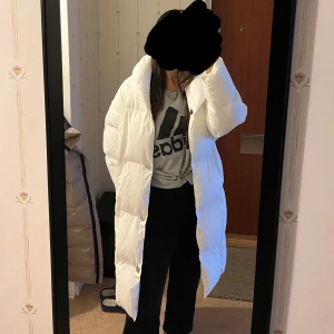 Vit jacka - Helt oanvänd jacka! Hör av dig om du har frågor💞