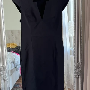 Klänning french connection  - Jättefint skick använd 1 gång. 