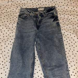 Jeans från Amisu jeans. Storlek 34. 100 kr + frakt.