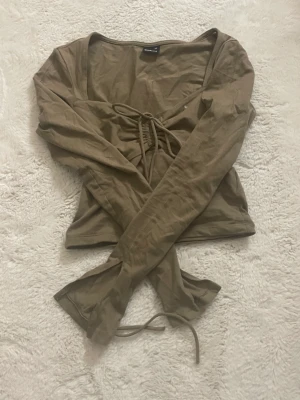 fin tröja  - jättebekväm å fin brun tröja jättebra skick