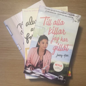 Böcker - Säljer alla tre böckerna inom ”Till alla killar jag har gillat” (obs andra boken är på engelska) Paketpris 200kr! Vid frågor tveka ej!🤗