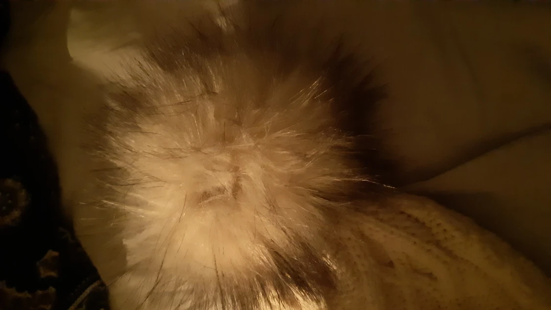 Mössa med päls boll  - 91