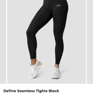 Träningsbyxor  - Säljer mina helt oanvända ICIW träningstajts på grund av att jag har två par. Använder hela tiden och är jätte skönt material! Storleken är S men är passar även XS. Pris går att diskuteras!