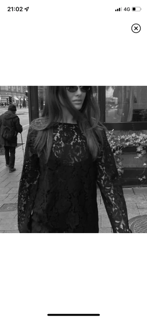 Spetsklänning - Säljer denna snygga klänning från nakd som inte kommer till användning!