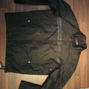 Asics windbreaker - Pretty cool  I am 178cm tall and 76kg