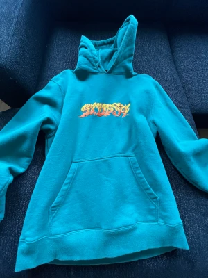 Stussy hoodie - Storlek M Aldrig använd Nypris 2000kr Mitt pris 500kr