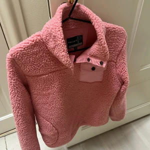 Fleecetröja PelleP - Helt ny fleece från PelleP. Rosa. Nypris 1300 kr