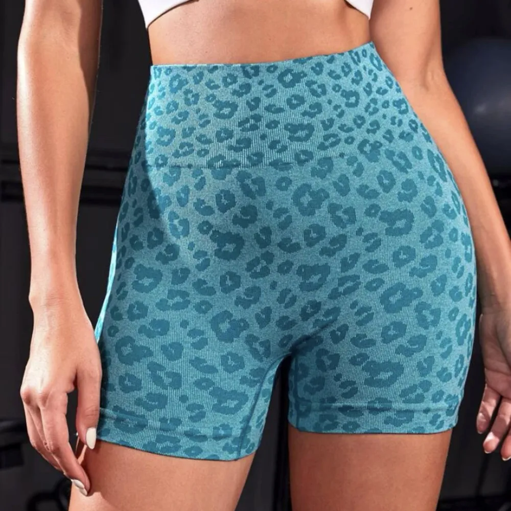 Superfina tränings shorts från shein, helt nya!  Väldigt mjukt och skönt material💙. Shorts.