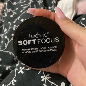 Vitt löspuder - En mycket bra löspuder som är vitt. Har använts ett fåtal gånger. Köparen står för frakten ❤️