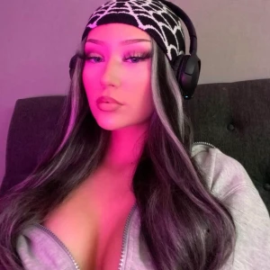 Mössa  - Spindelnät mössa inte använt så mycket bra skick 