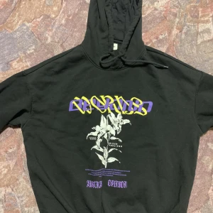 Yourturn Hoodie - Svart YourTurn Hoodie.  Knappt använd och i bra skick. Passar bra som large.