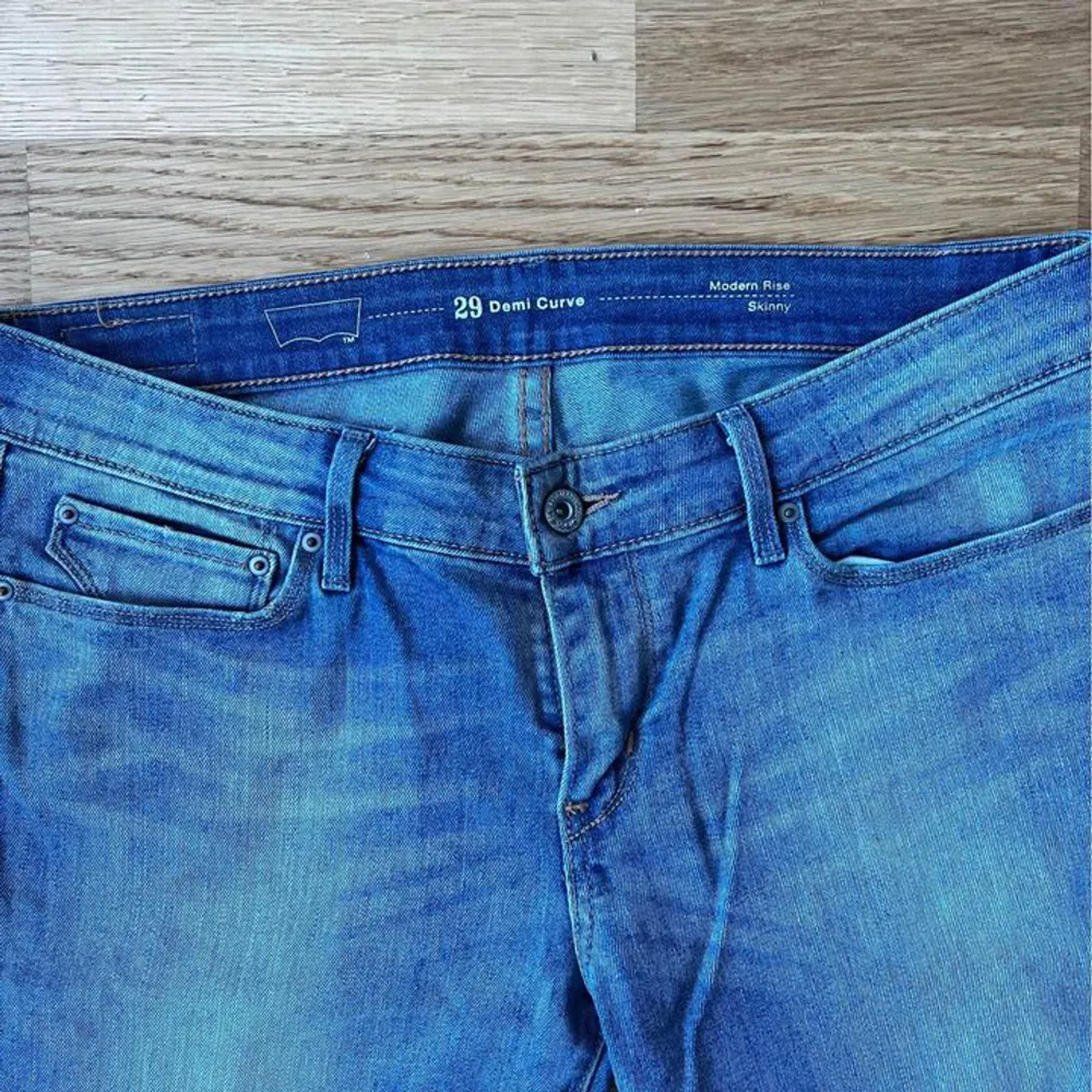 Levis Jeans strl 29 Dam/unisex  Skinny. Jeans & Byxor.