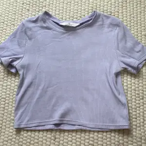 Pastell lila tröja (magtröja) från hm💜🤩prefekt till sommaren 