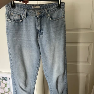Mom jeans - Mon jeans från gina tricot i modellen dagny