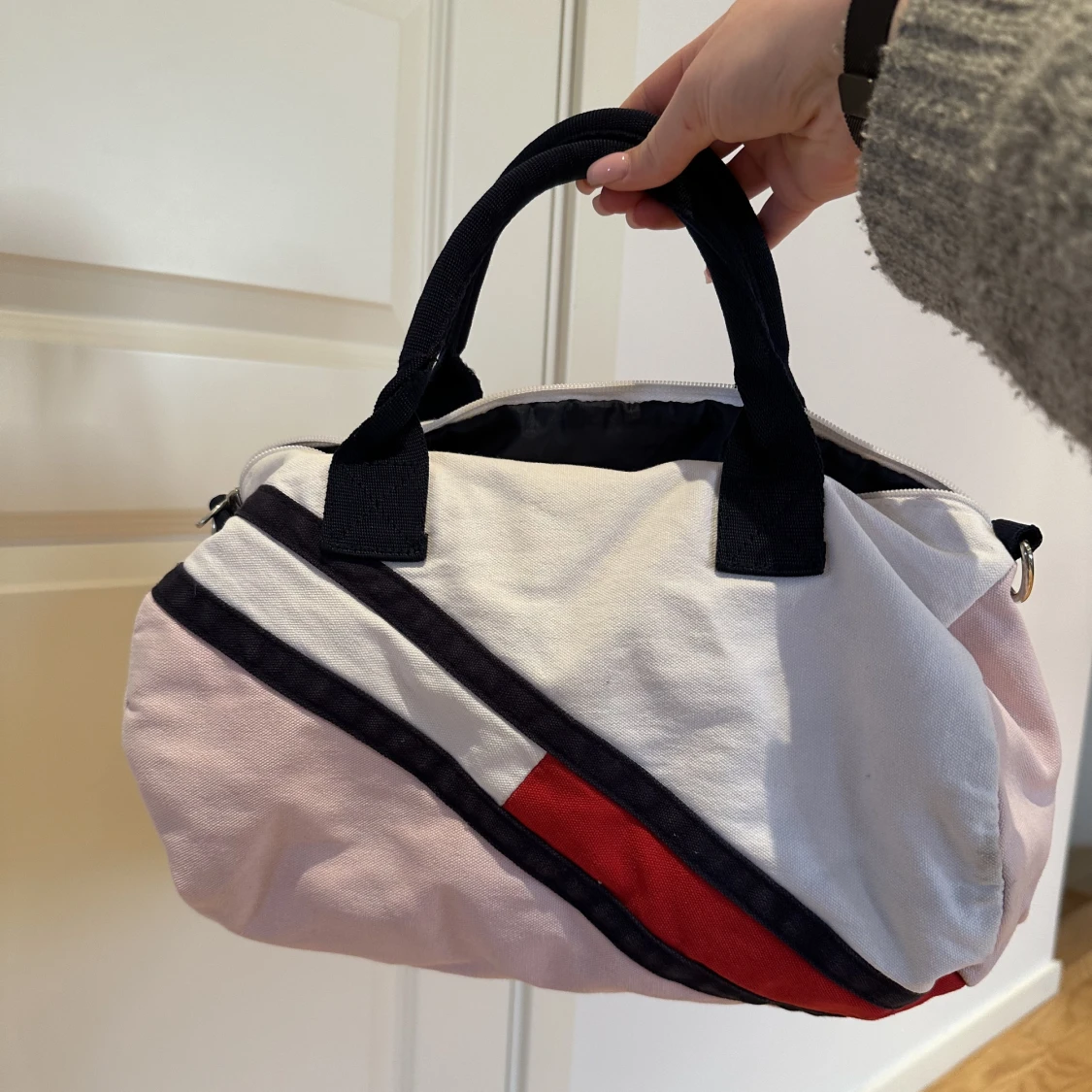 Tommy hilfiger väska - 90