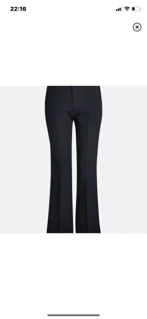 Vero Moda kostymbyxor - Säljer ett par helt nya kostymbyxor från VEROMODA. Storlek 38💘