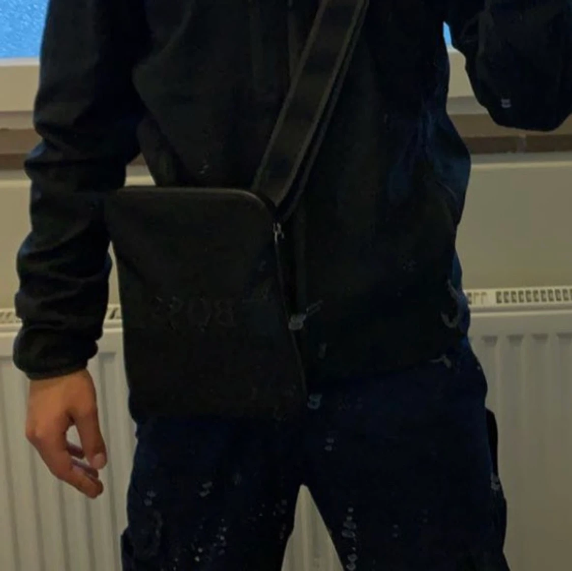 Hugo boss axelremsväska