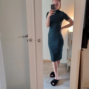Zara klänning  - Dark green zara dress 