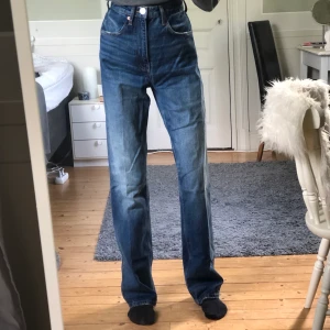 Zara jeans - Populära keans från zara, helt nya