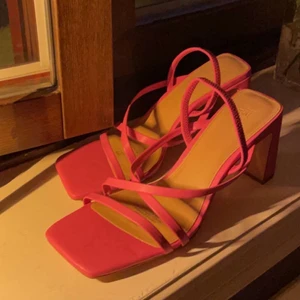 Hm klackar  - Klackar / sandaletter från hm, helt nya aldrig använda! Storlek 40 💗