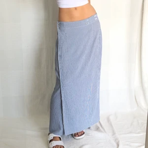 Kjol - Jättefin kjol i storlek 36⭐️ fraktar för 44kr eller möts i Fridhemsplan 