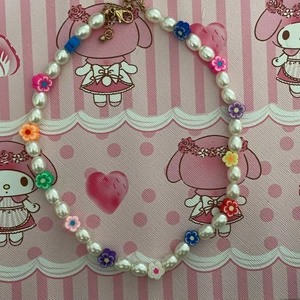 Halsband - Halsband med blommor 💐 20kr + 14kr frakt