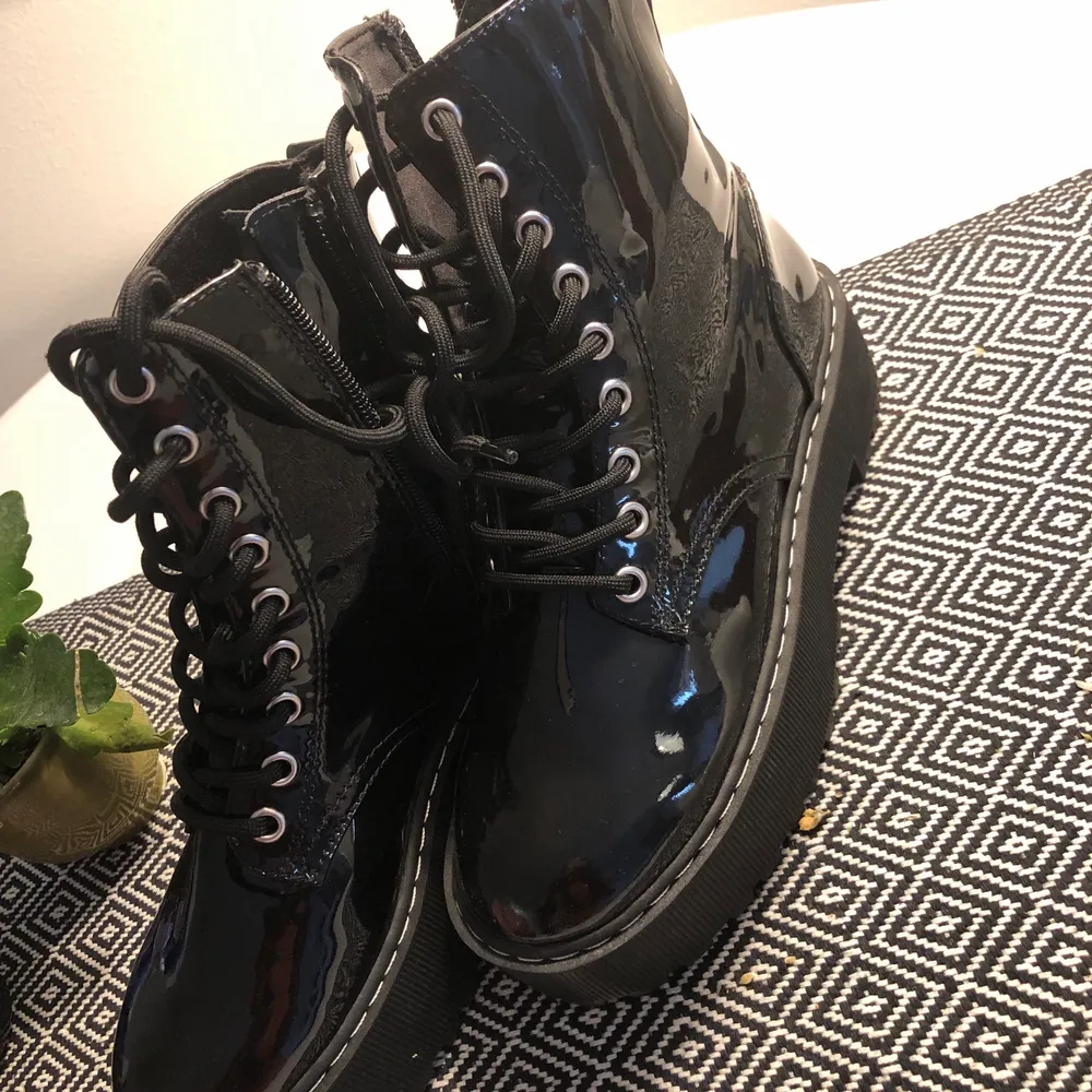 Helt nya boots från H&M Priset går att diskutera :) . Skor.