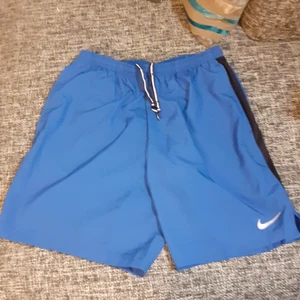 Nike Shorts  - Säljer på grund av fel storlek. De är helt nya. Köpte för 400.