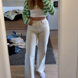 Beiga jeans stradivarius  - Superfina beiga jeans från stradivarius i strl 38💜