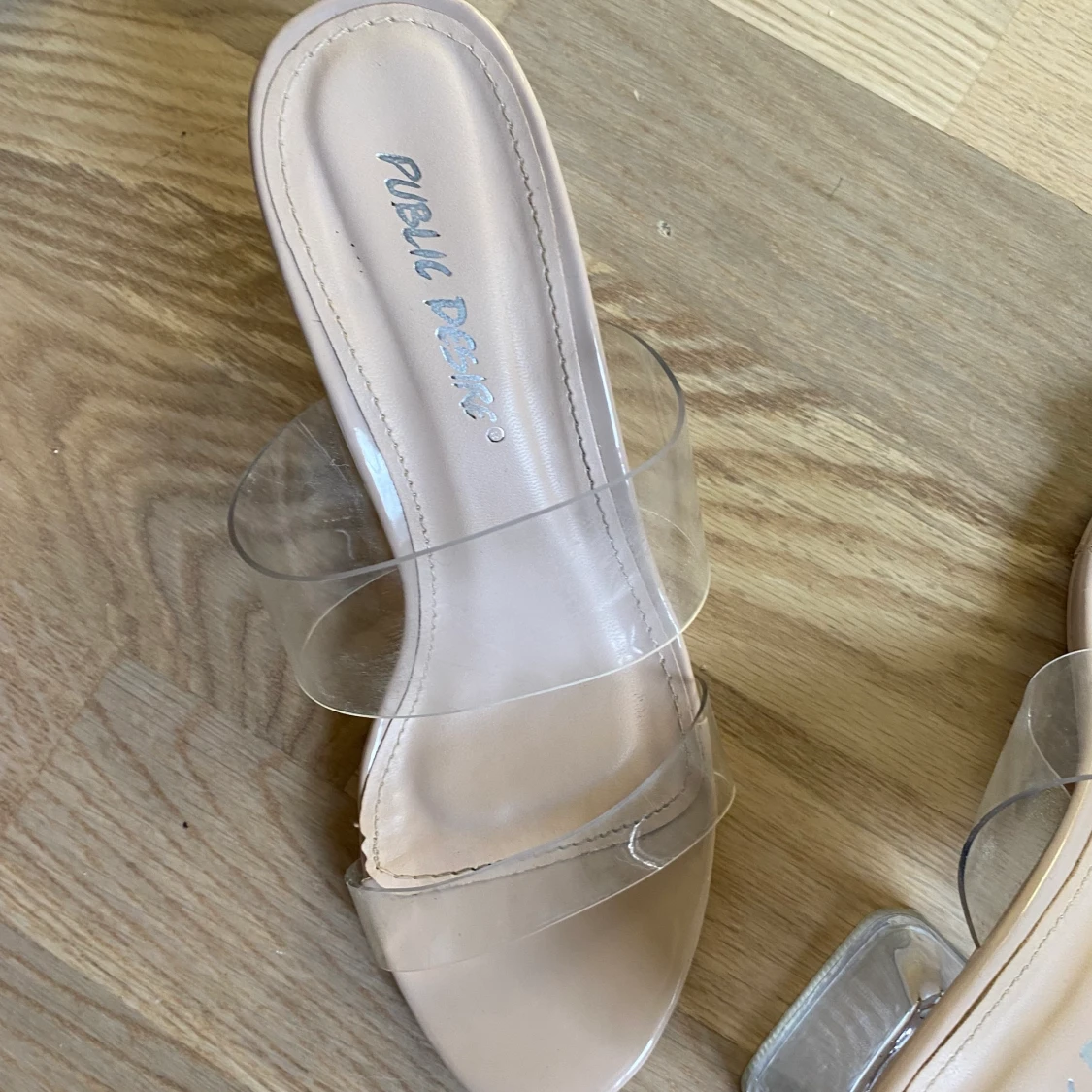 Transparanta klackskor   - 90