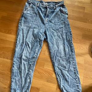 ascoola oversized jeans, köpta på en vintage butik i umeå 