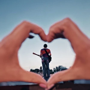 Harry Styles LOT Biljett - Hej! Säljer EN Harry Styles LOT biljett Stockholm, för att min kompis kan inte längre och så går jag själv nu. Platsen se ni på bilden!  Vid fråga är det bara kontakta mig :) Kommer överföra biljett via axs till den personen som köper!! 🕺 