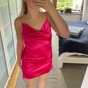 Klänning - Knappt använd klänning från hm