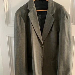 Grön/Grå kavajjacka - Så fin oversized kavaj i gröngrå färg! Så skön men kommer ej till användning❤️