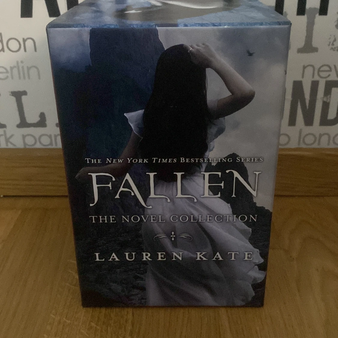 Fallen (böcker) - 90