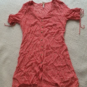 Sommarklänning från H&M i Rom  - Söt sommarklänning från H&M i Rom. 