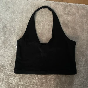 Topp - Svart/ Mörkblå topp från Brandy Melville!