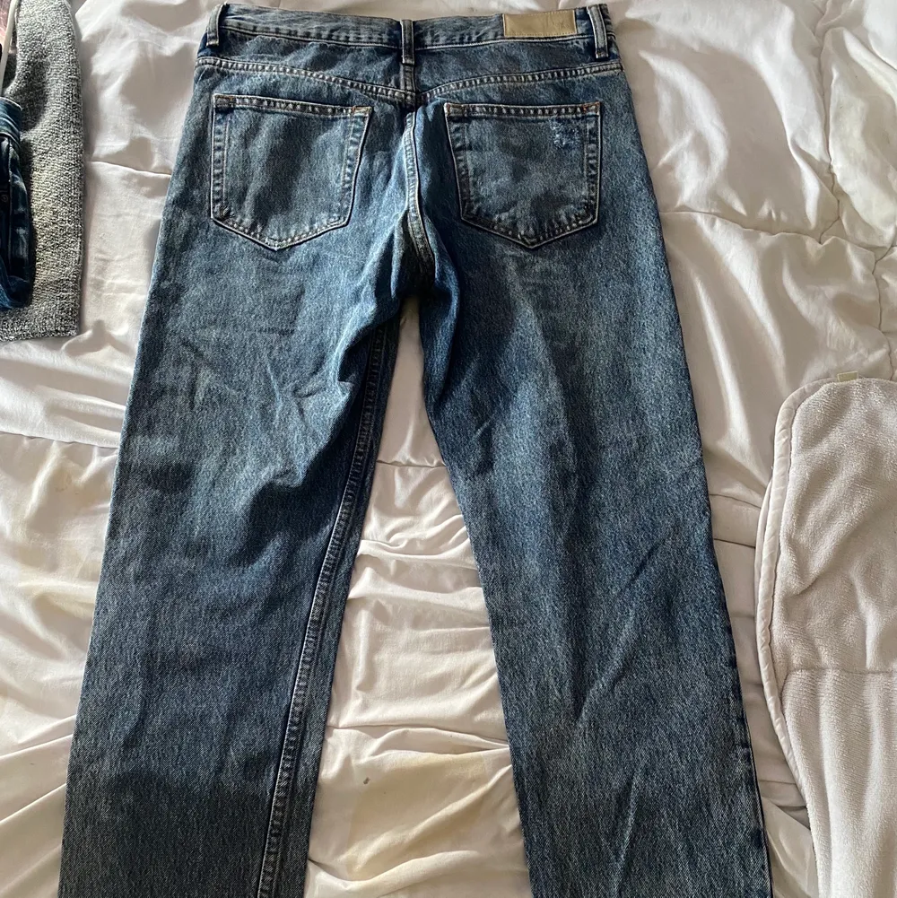 Så fina jeans med skitnsygg färg, använda få gånger och inte längre kommer till användning💞. Jeans & Byxor.