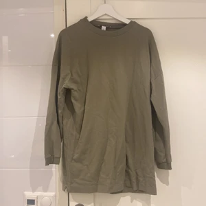 Lång tröja/klänning  - Använd fåtal gånger men i bra skick