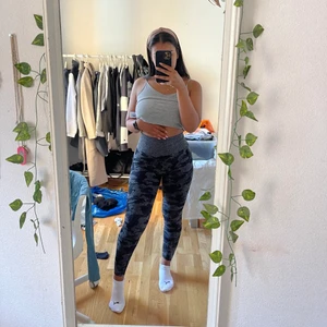 Tränings tights - Superfina träningstights o mycket fint skick. INTE GYMSHARK. Frakten står du själv för❤️‍🔥❤️‍🔥