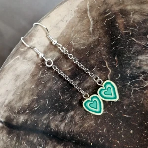 💚Örhängen💚 - Handgjorda örhängen 🌿💚 fri frakt ej spårbar