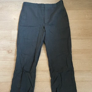 Vintage kostymbyxor wide  - Storleken sitter ungefär som 32/30.  Vintage byxor.