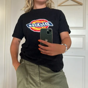 Dickies T-shirt i strl S - Dickies T-shirt i strl S  Bra skick, knappt använd 