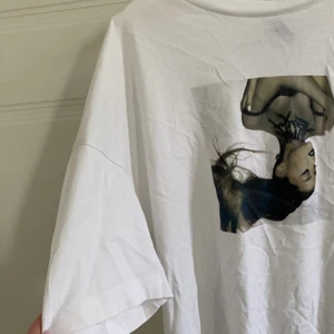 Oversized t-shirt - Oversized t-shirt med Ariana Grande på❤️