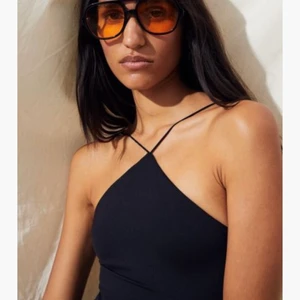 Body - Superfin body från H&M i Beige storlek xs☺️ Aldrig använd… 100kr nypris