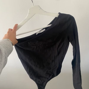 NA-KD topp - Köparen står för frakt